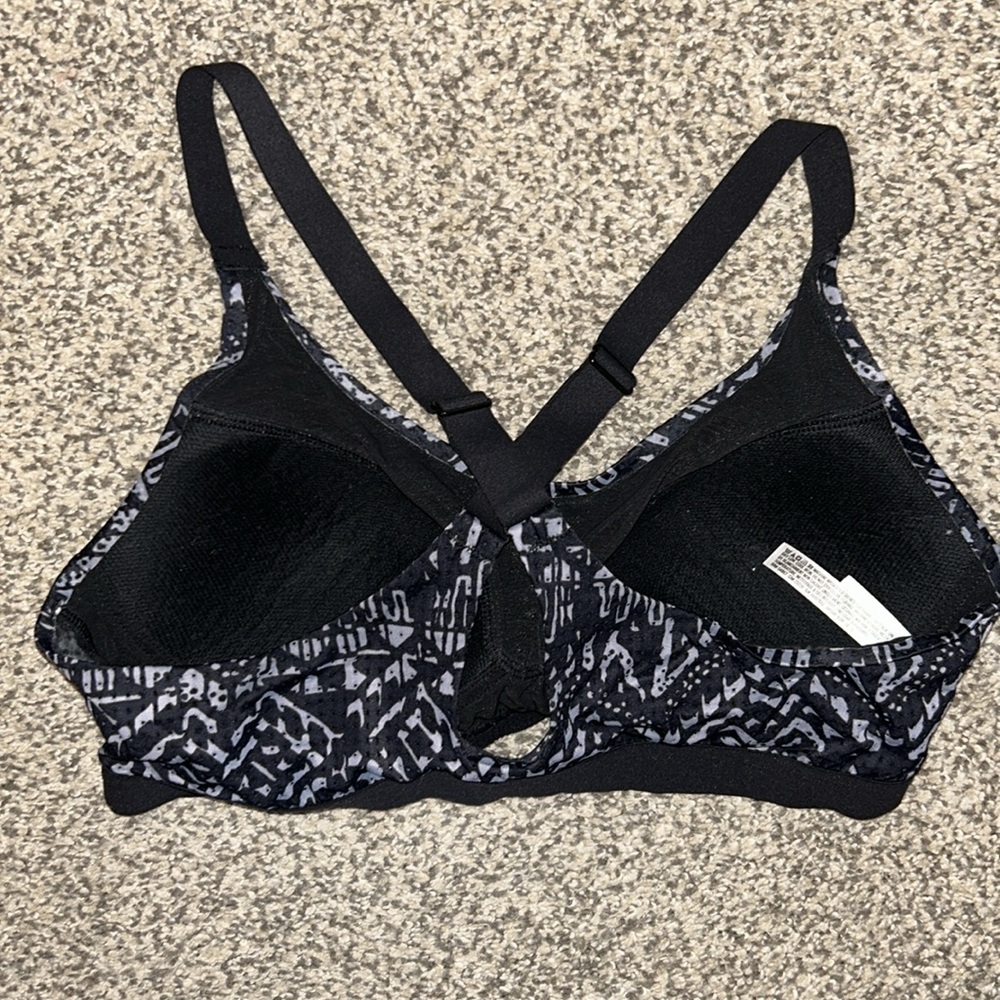 Victorias Secret VSX Sport Bra - Picture 4 of 4